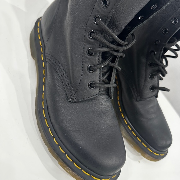 Dr. Martens 1460 Pascal Black Leather Boots š¤ - Picture 6 of 16